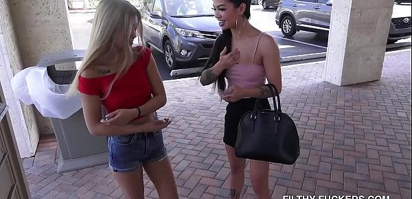  Smash For Cash Paisley Paige & Lulu Chu Flash And Fuck For Money HD